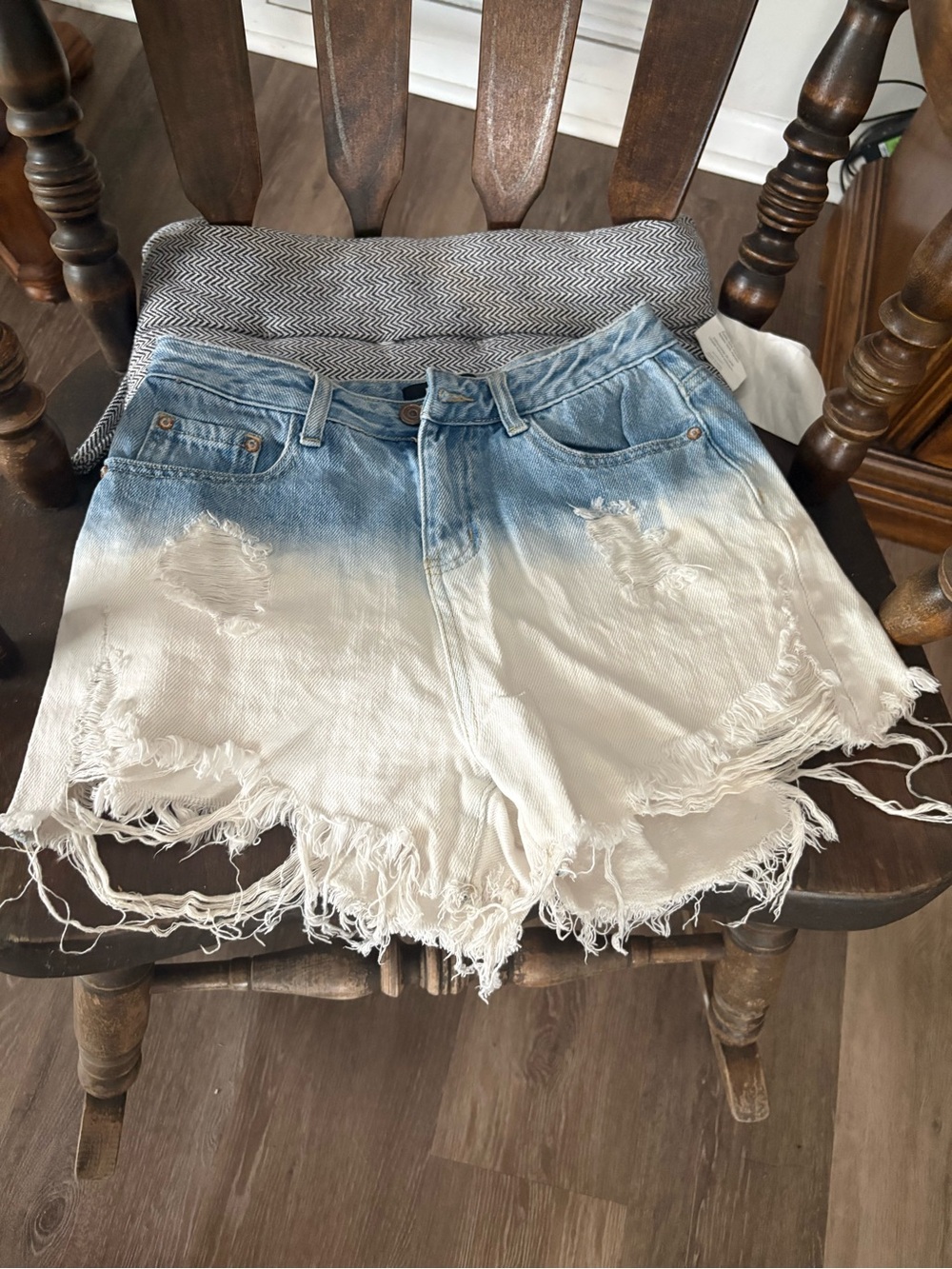 High-Rise Dip-Dye Frayed Denim Shorts - Blue & White